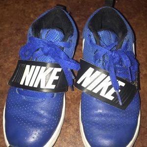 Nike hustle basketball shoes size 1y